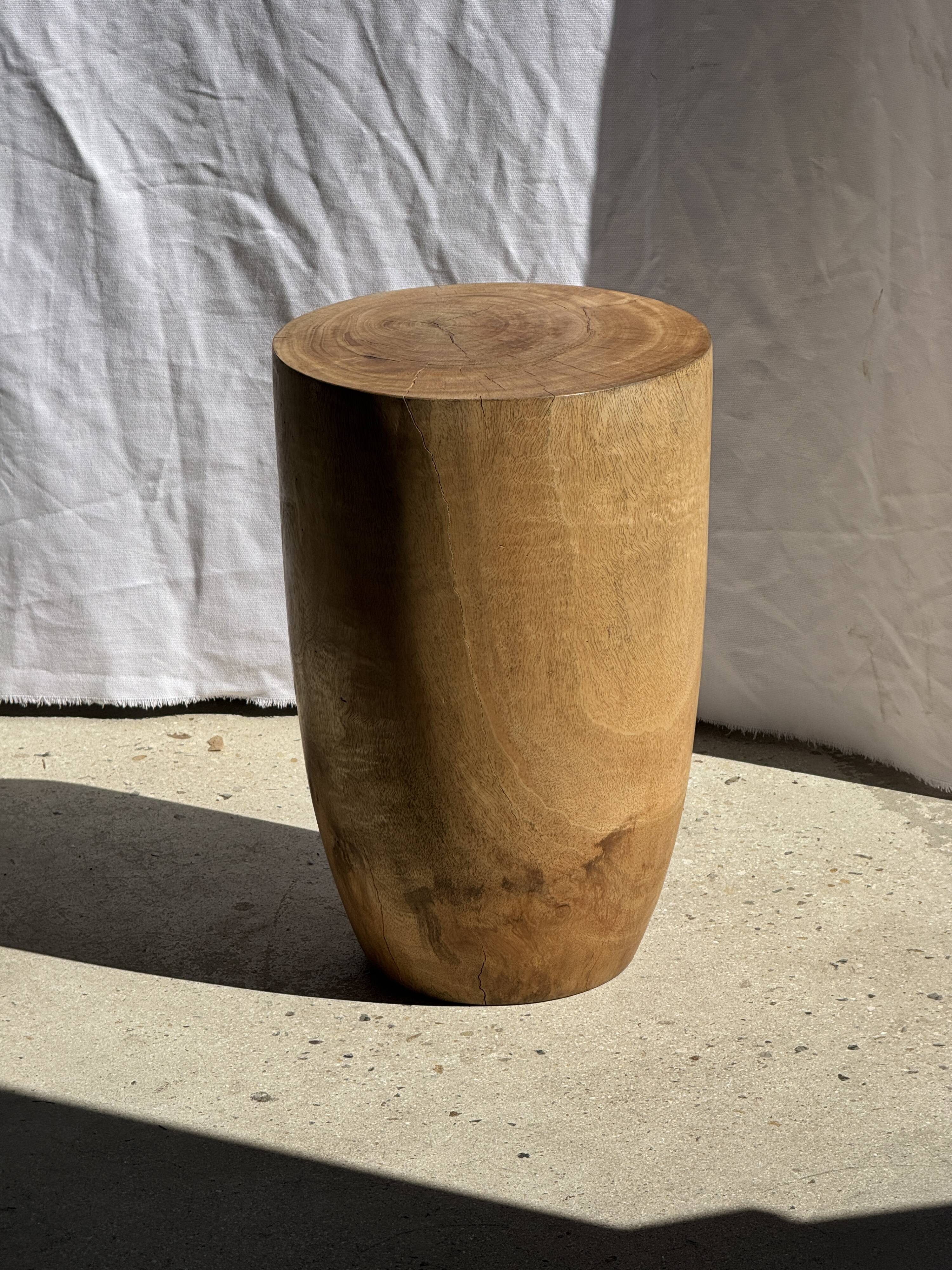 Tabouret, table d'appoint, bout de canapé en manguier massif cylindrique