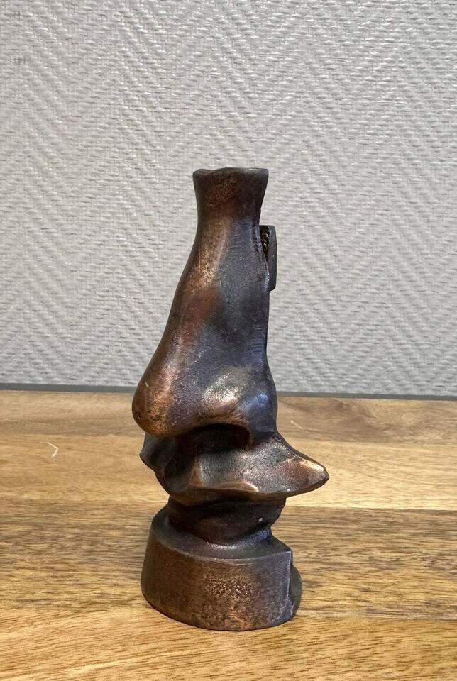After Salvador Dali: bronze statue "the nose"
