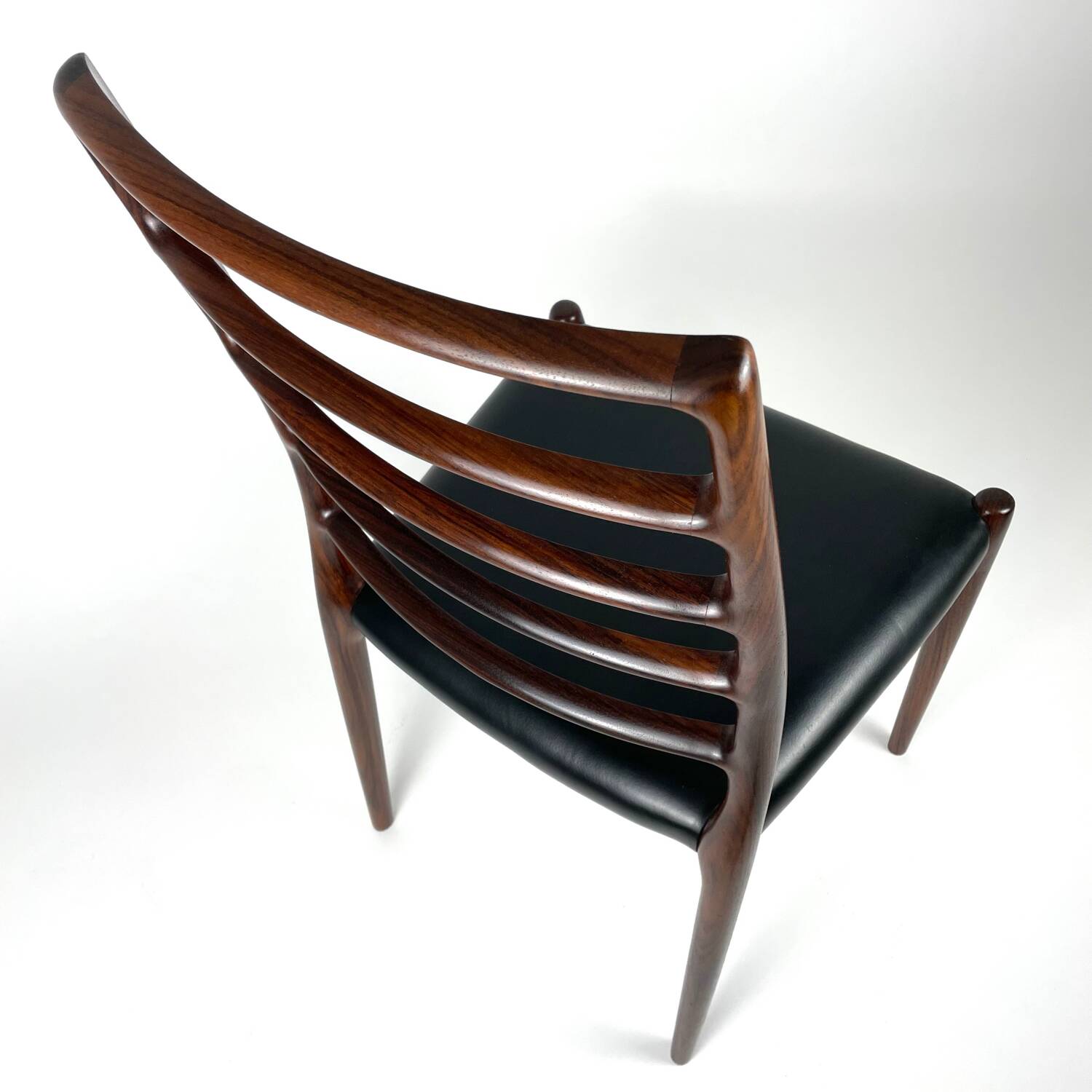 Set of 2 Niels Møller Model No 82 Chairs in Rosewood & Leather Denmark 60’s