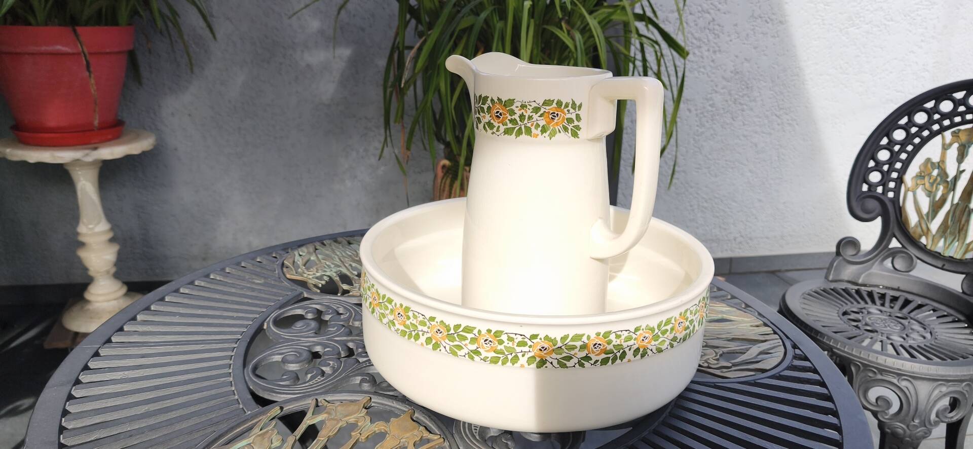 Vintage toilet set in Villeroy & Boch earthenware (1920-1931)