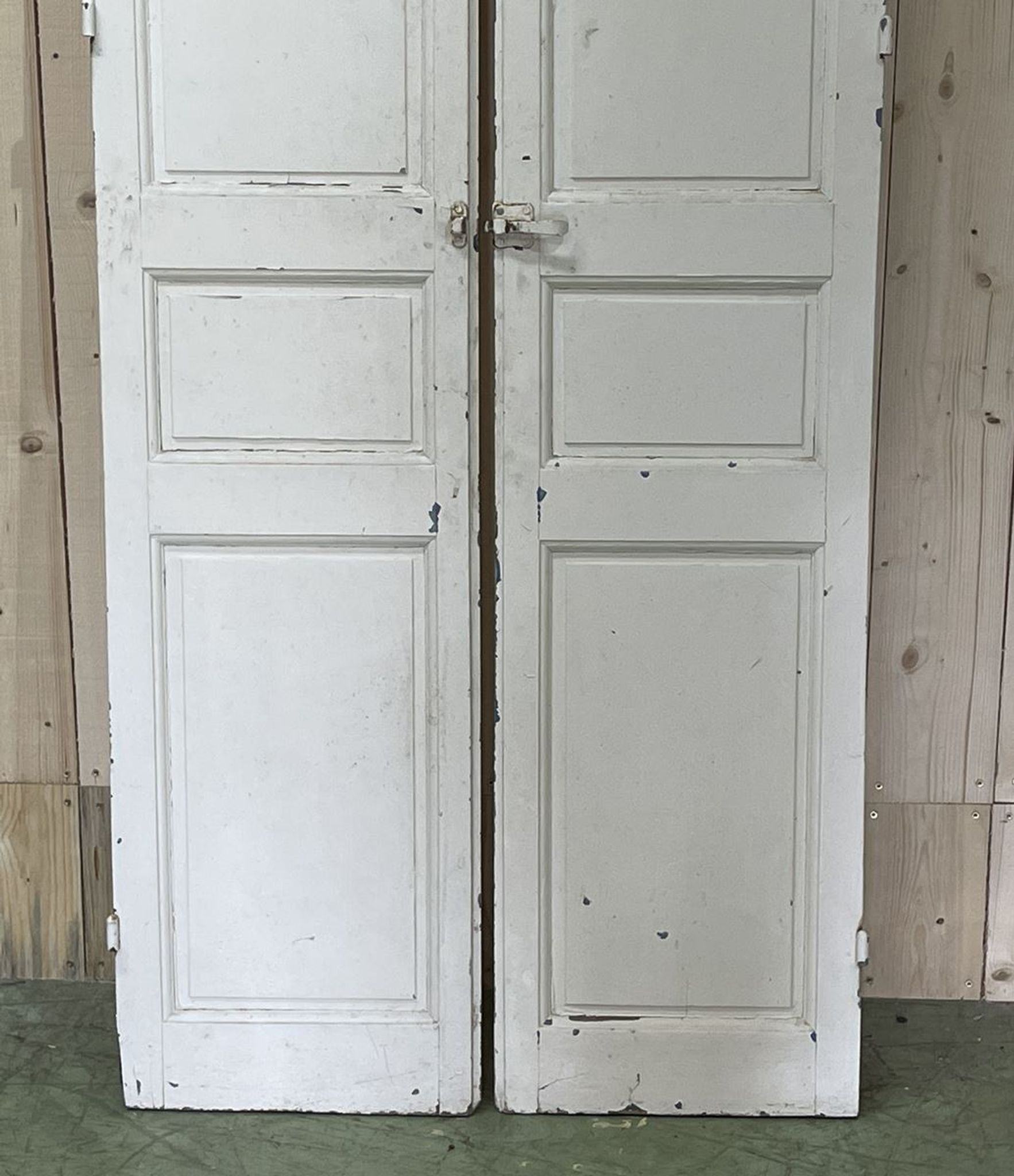 Pair of woodwork doors at the end of the 19th century in fir