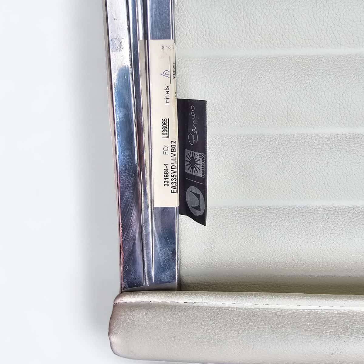 Paire blanche (2) de bases à roulettes pour chaise de bureau Herman Miller Original Eames EA335