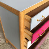 Convenient graphic pink and gray