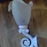 Enamelled metal wall lamp white tulip glass paste