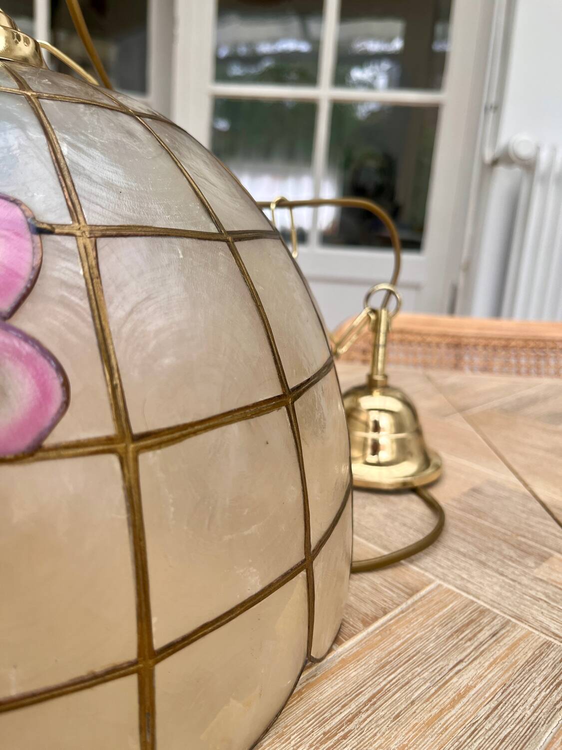 Mother-of-pearl pendant "Belle"