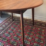 Extendable vintage roundtable