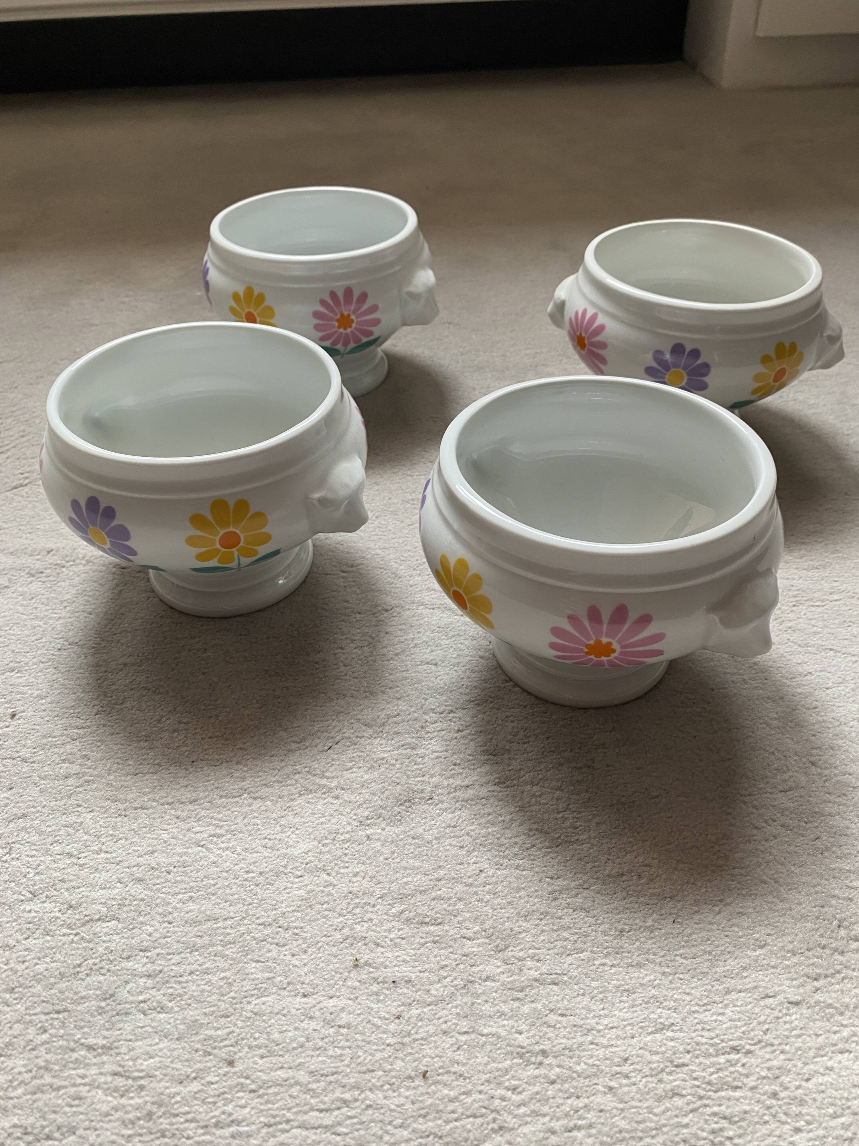 Set of 4 Tuileries porcelain ear bowls, limited edition