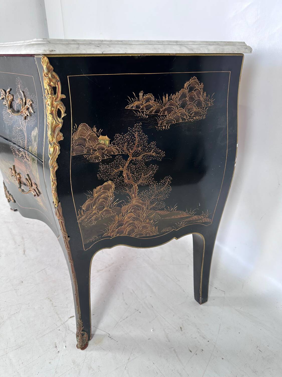 Chinese lacquered style commode
