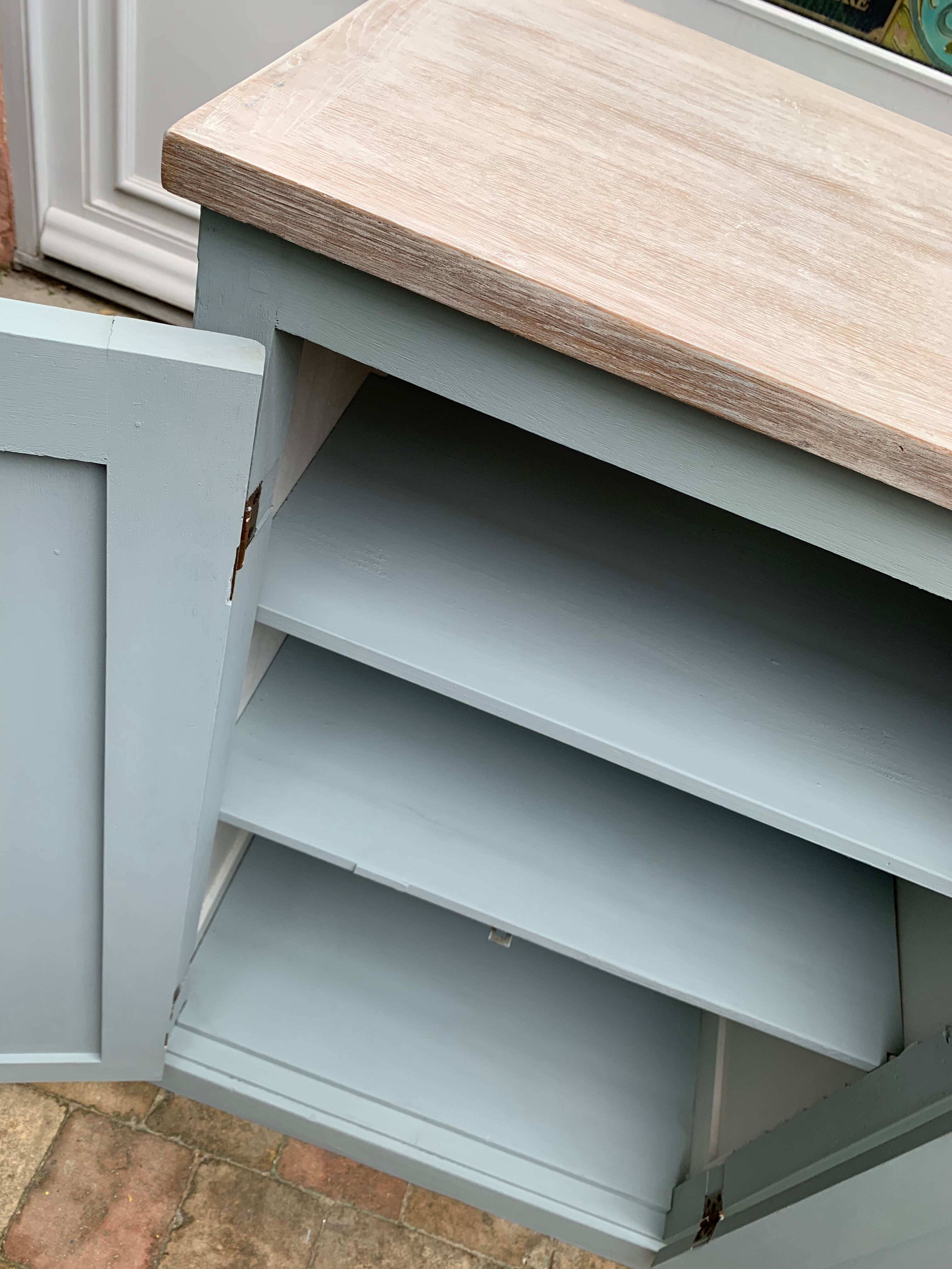 Parisian buffet green grey