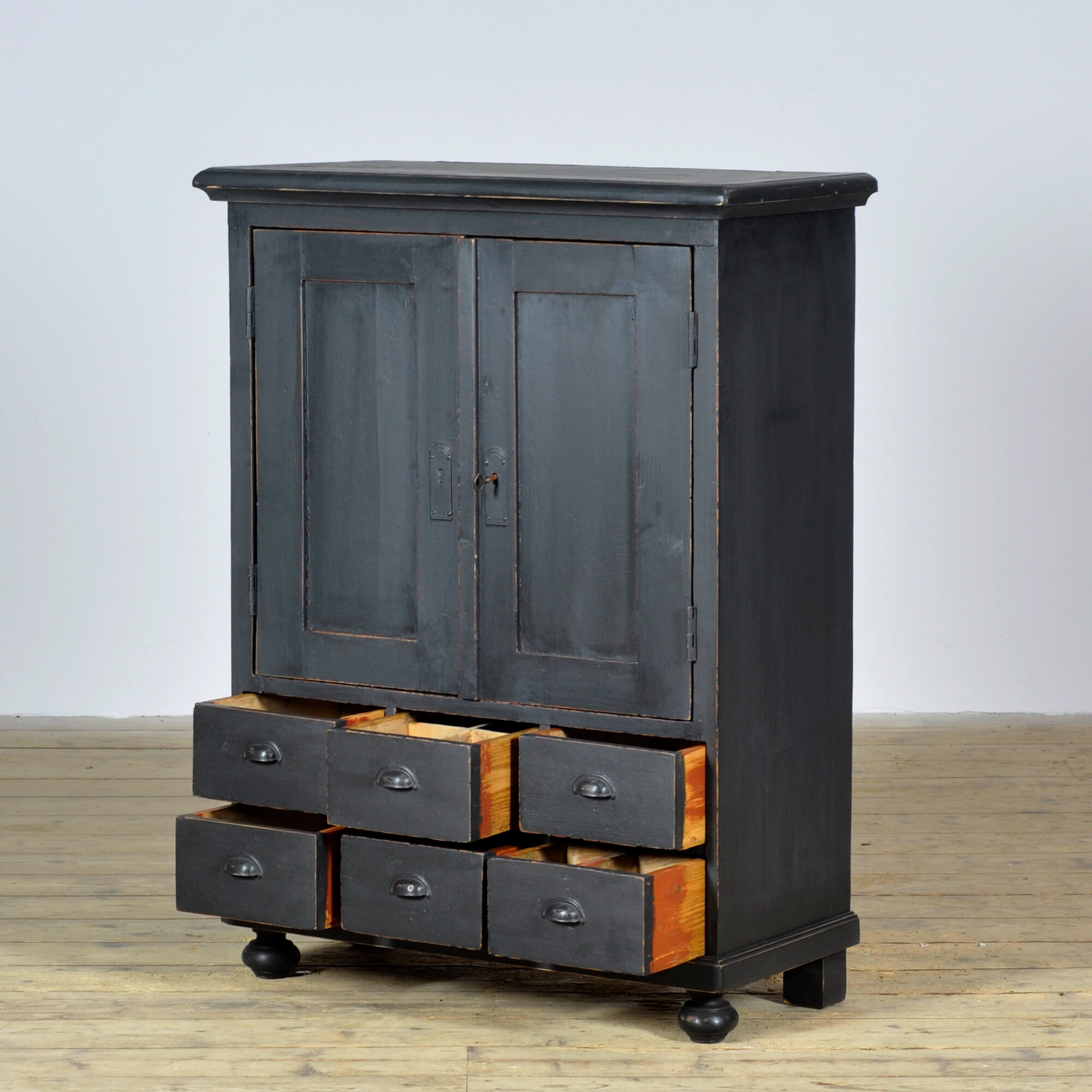Pine cabinet with 6 drawers, circa 1920