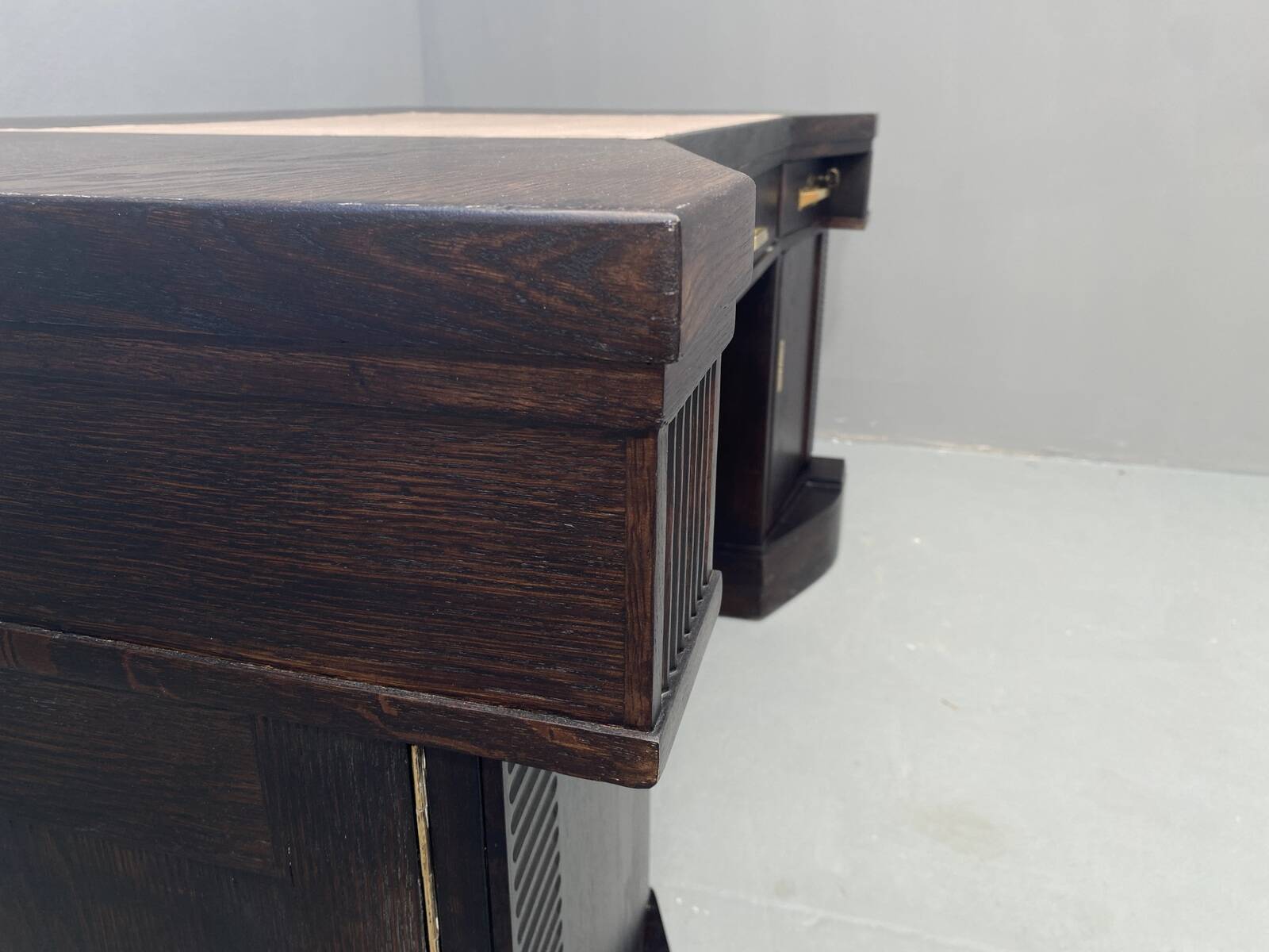 Bureau en chêne de style Sécession viennoise du début du XXe siècle