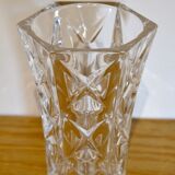 Vase en verre sculpté