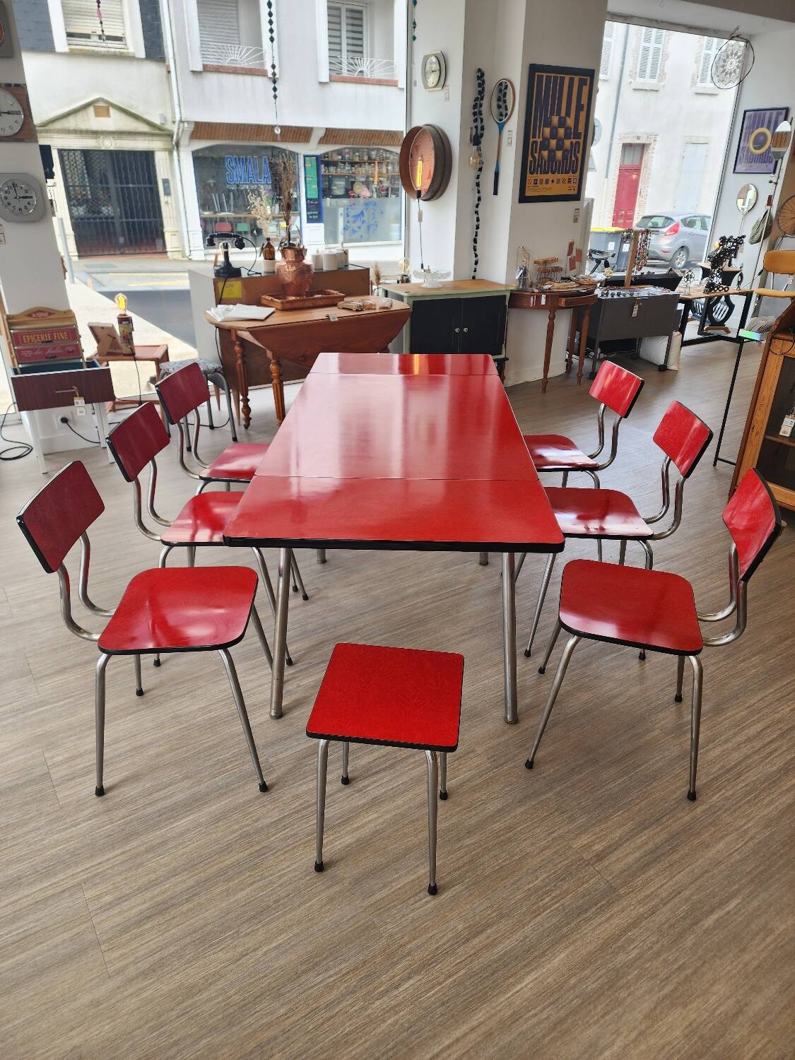 Vintage Lafague red formica set, 1 table, 6 chairs and 1 stool