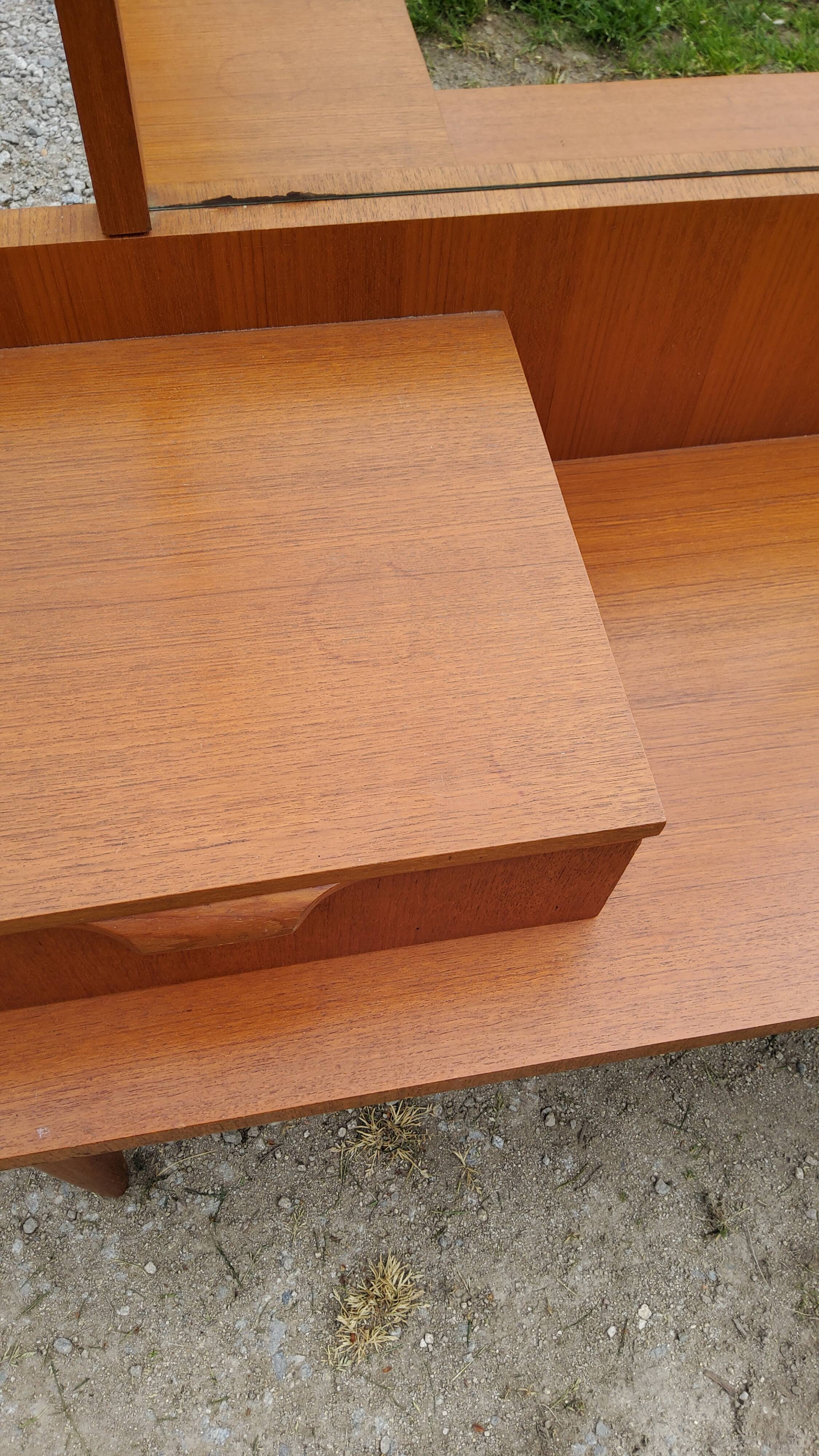 Dressing table from the 70s in teak