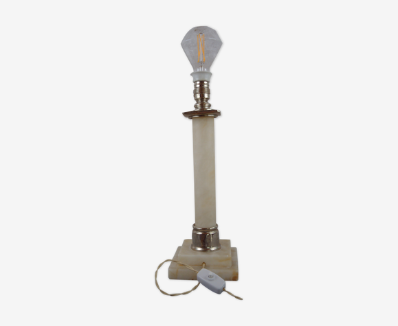 Lampe de table d’albâtre de style empire, première moitié du XXe siècle