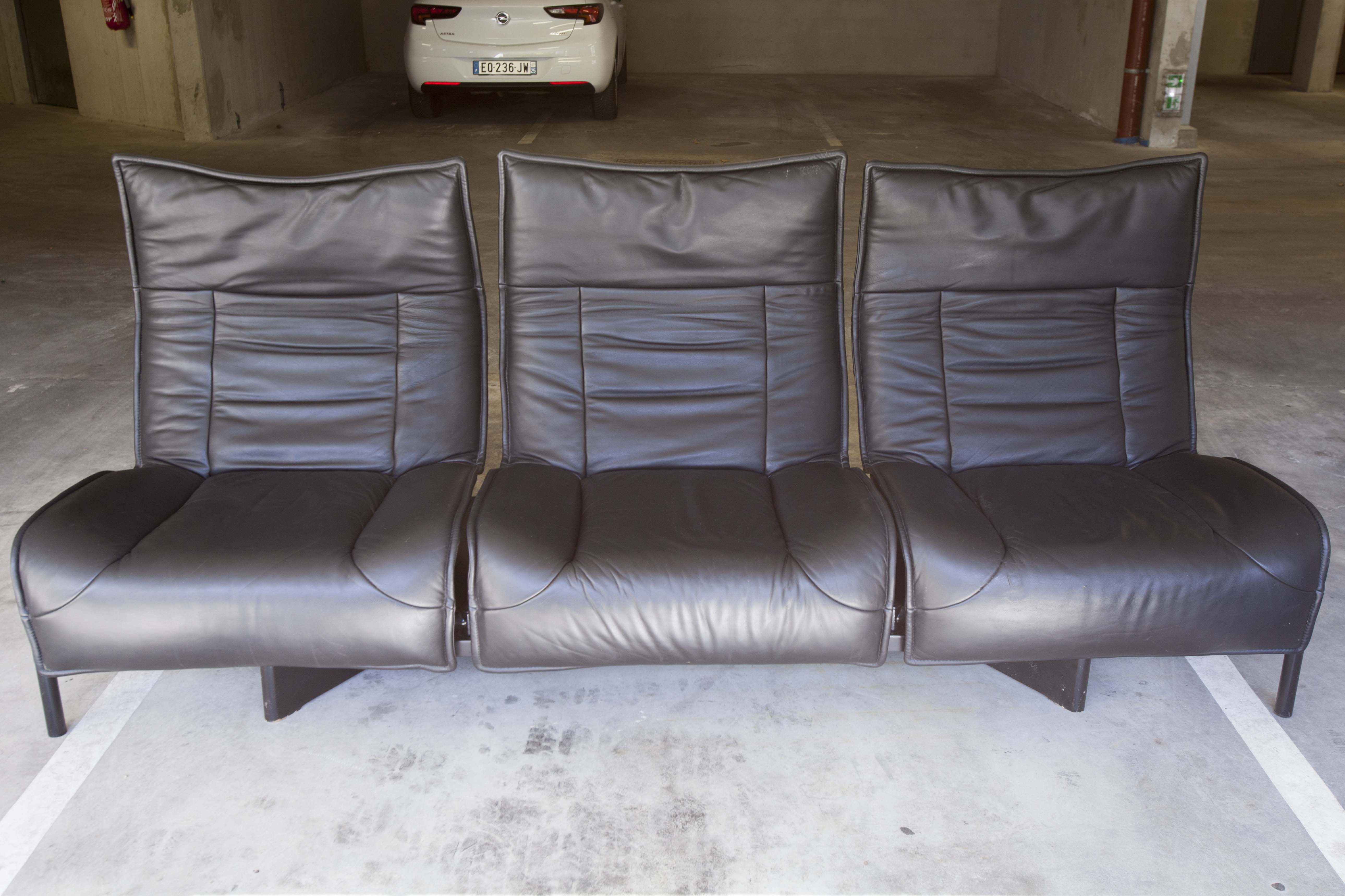 Leather sofa model "Veranda" Vico Magistretti for Cassina