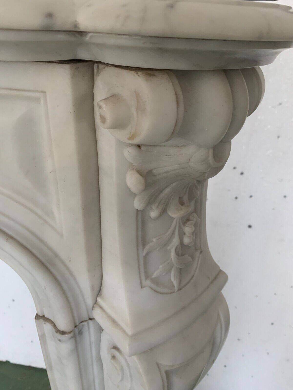 Louis XV style fireplace in white Carrara marble 19th century
