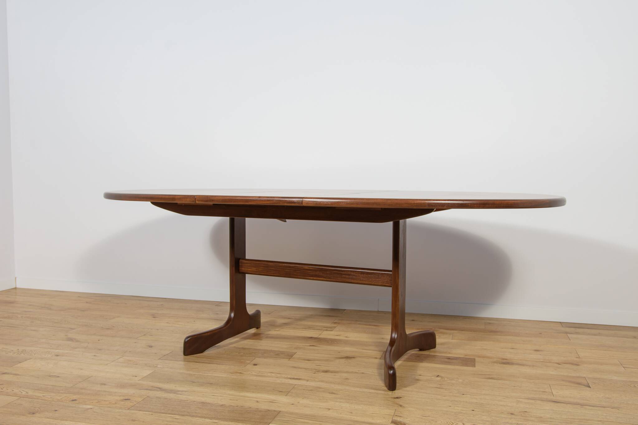 Mid-Century Oval Dining Table in Teak from G-Plan, United Knigdom, 1960s