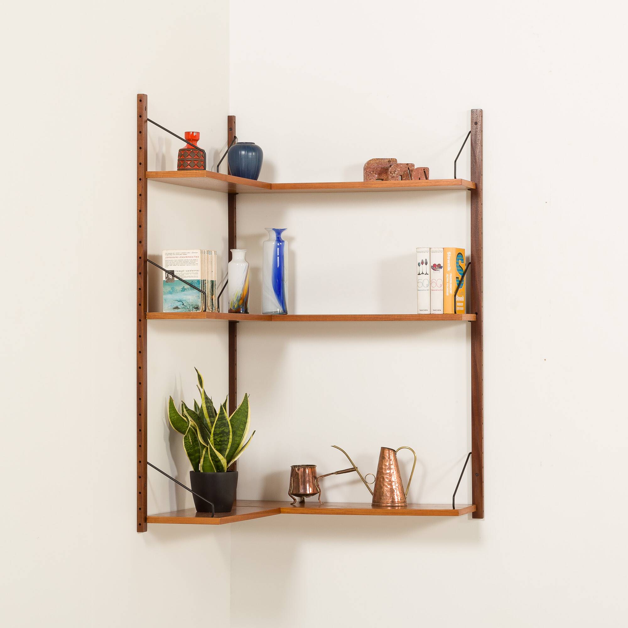 Poul Cadovius corner shelving unit for Cado, 1960s