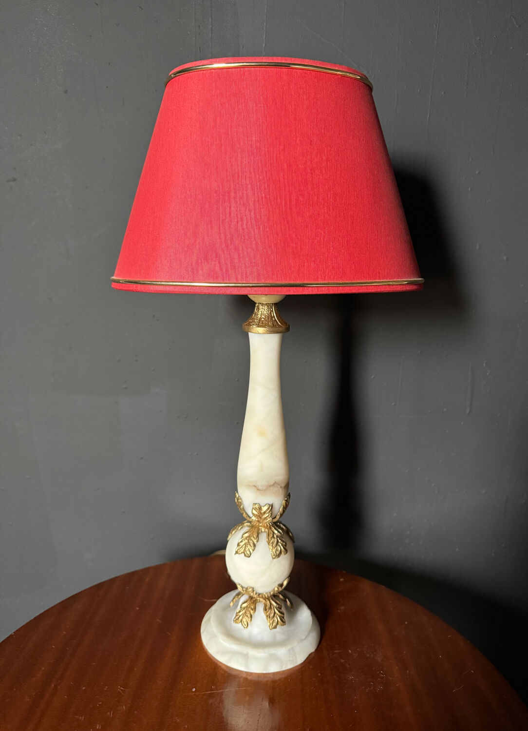 Alabaster column lamp from the 1960s