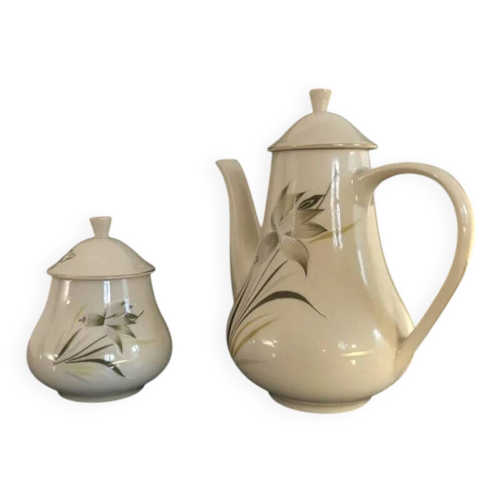 Coffee pot and sugar bowl in porcelain