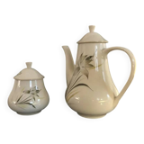 Coffee pot and sugar bowl in porcelain