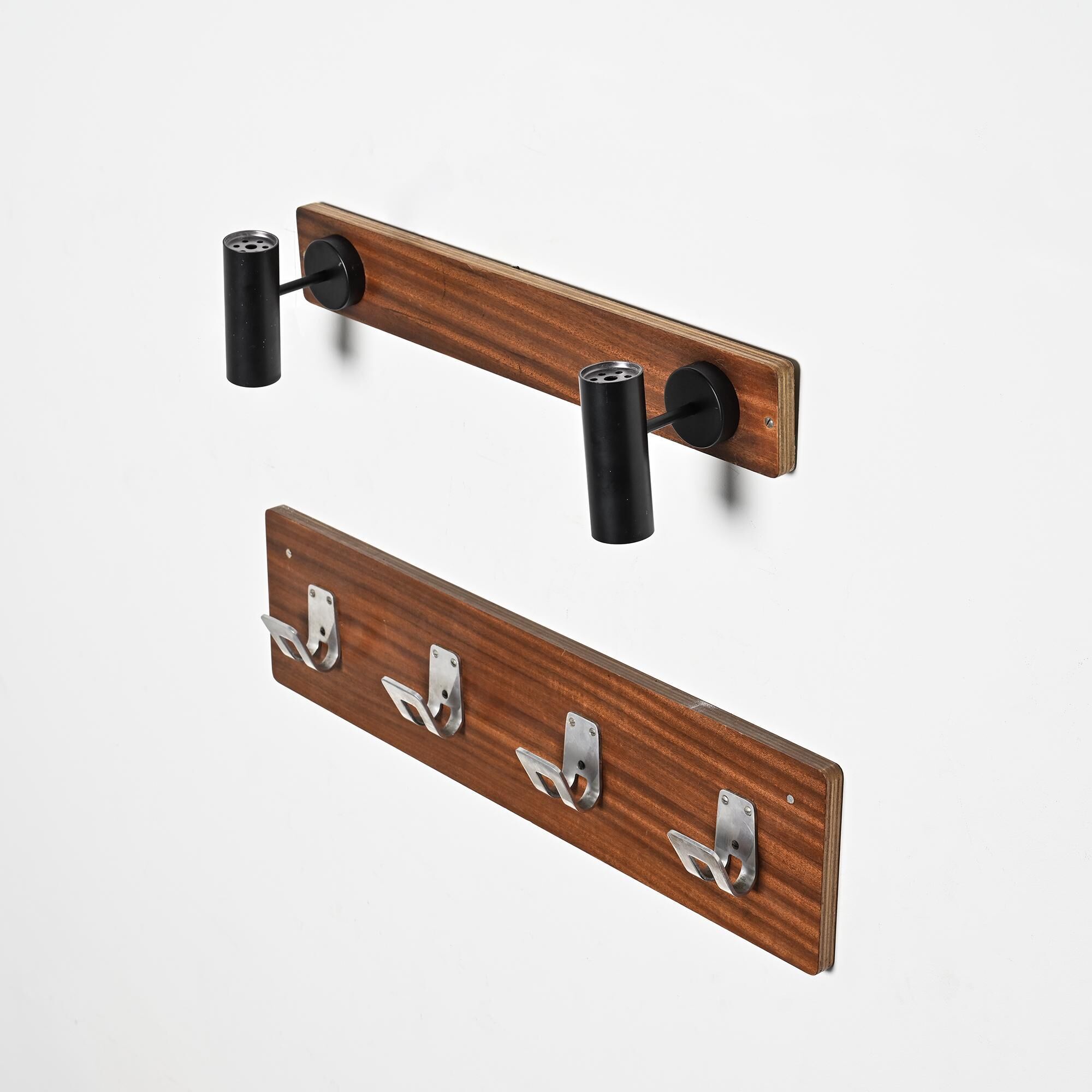 Wall coat rack and lights by Pierre Guariche for La Plagne, around 1968.