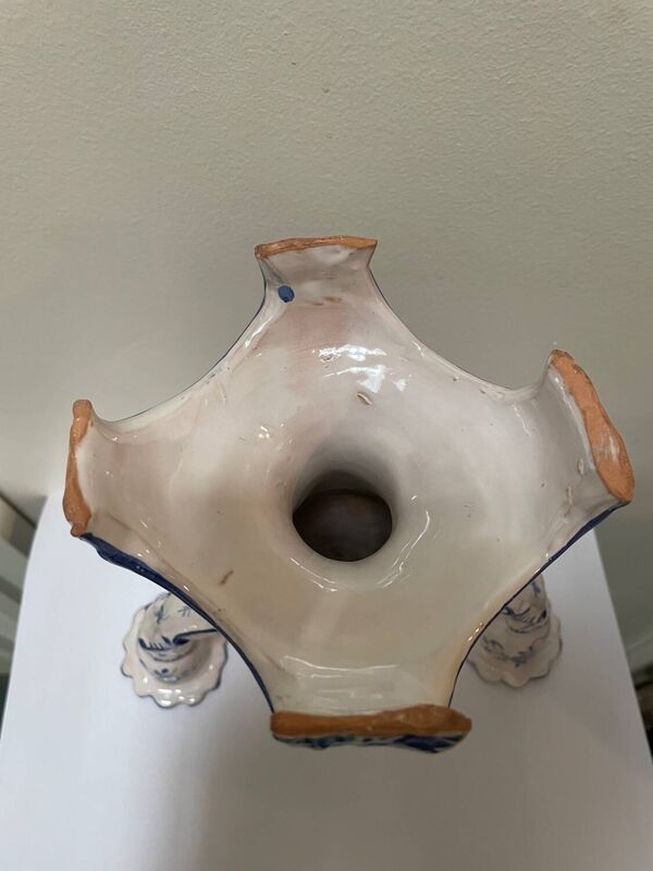 Chandelier en faïence blanc-bleu