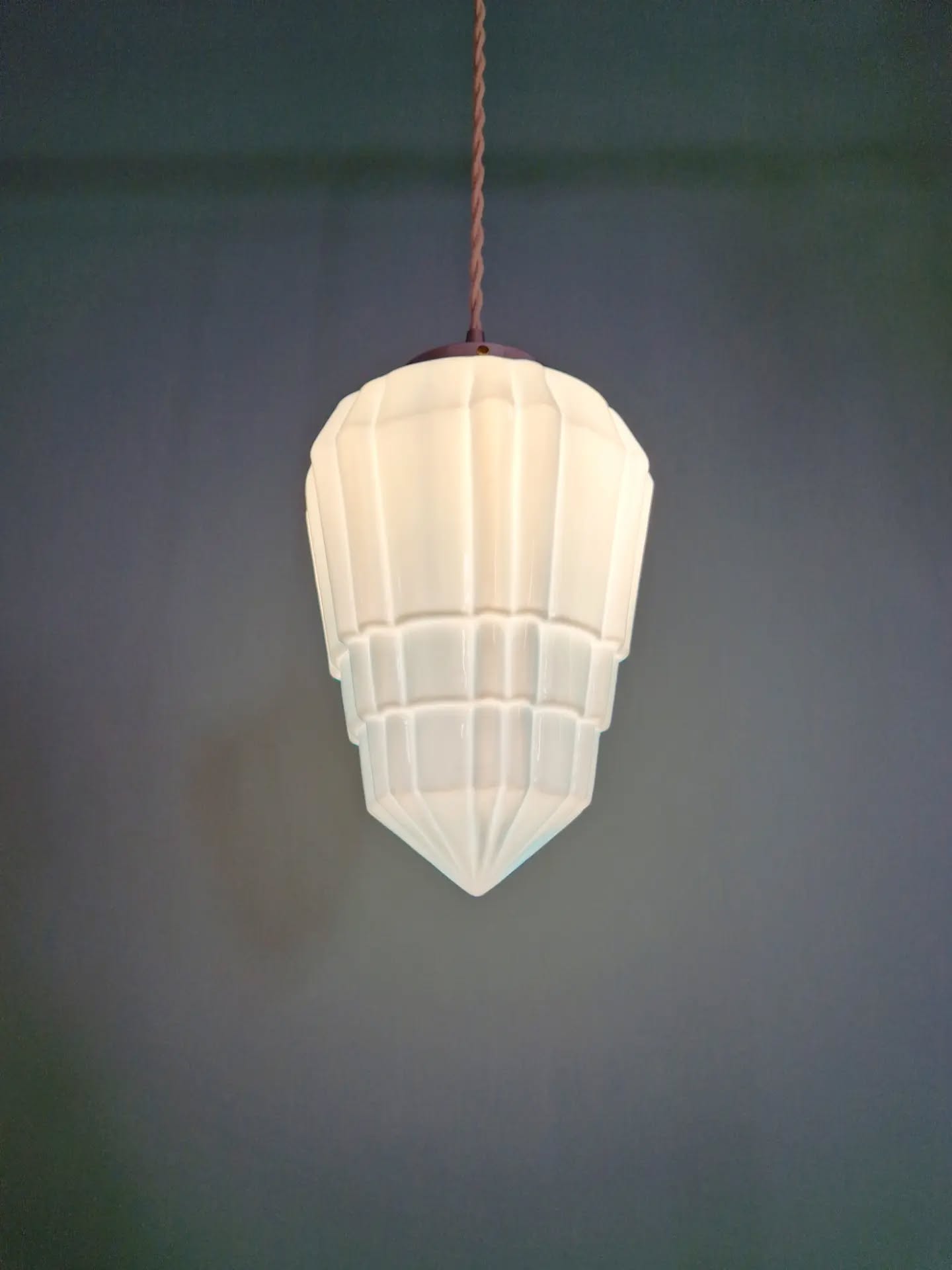 Suspension Art Déco en opaline bleue, années 1920-30