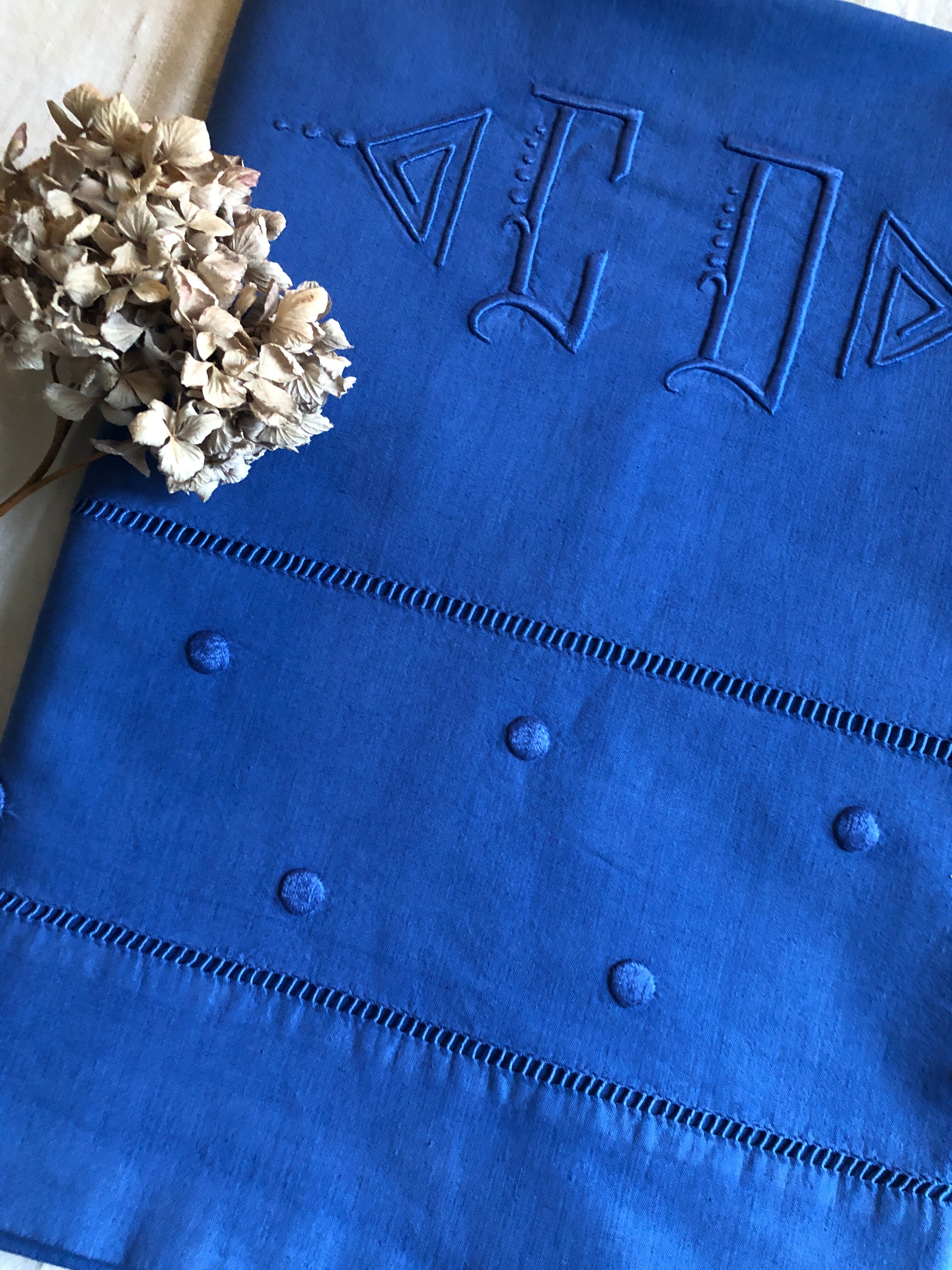 Vintage cloth in linen and cotton dyed in Mediterranean blue