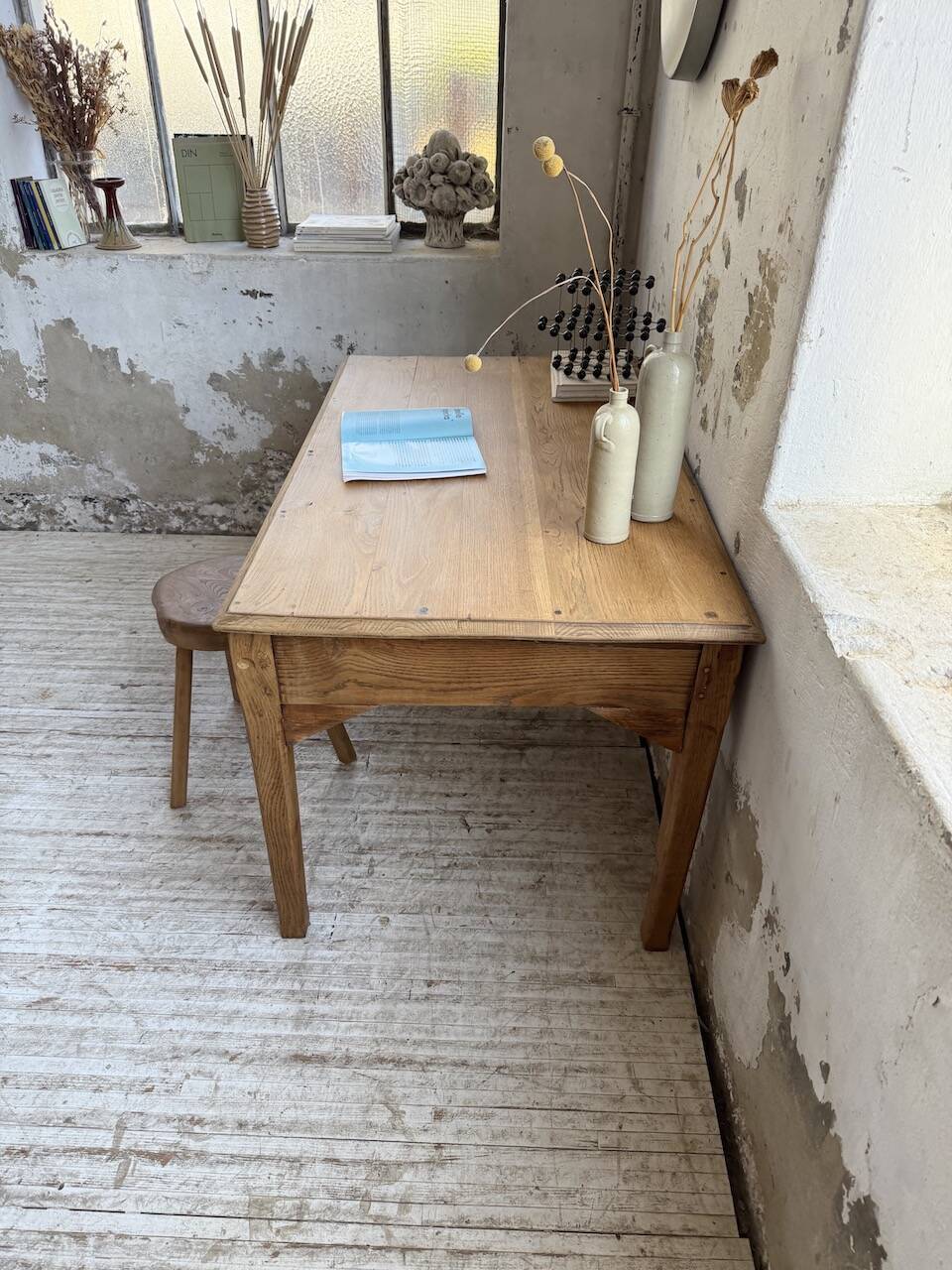 Oak desk with spindle legs, 1950s
