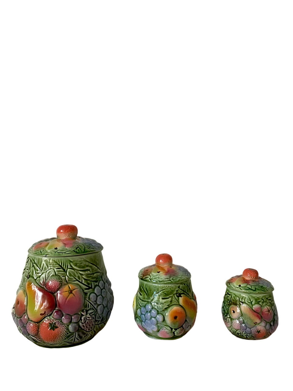Pots in slip decoration fruits