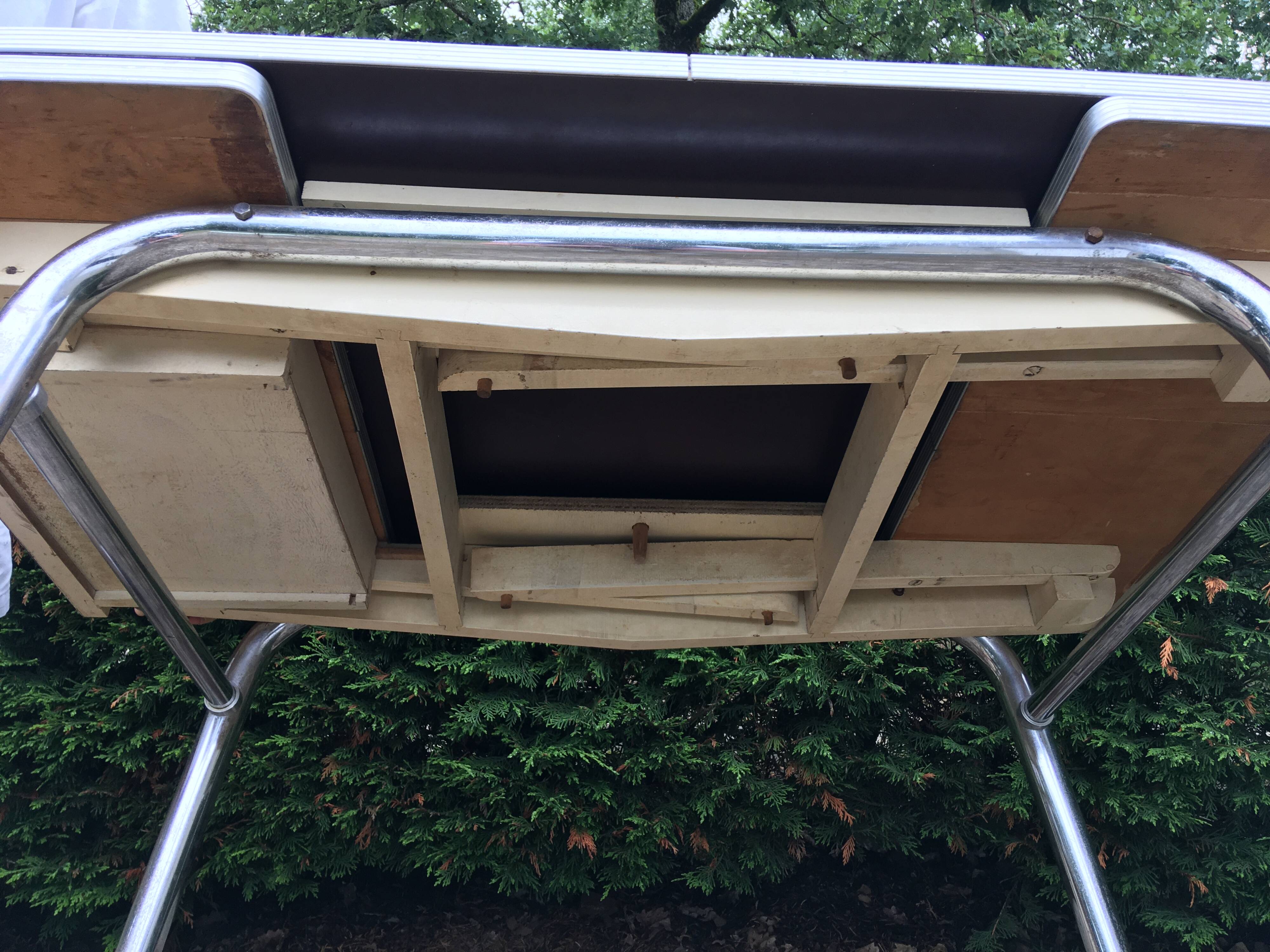 Formica table set with extensions + 4 Plastilux chairs