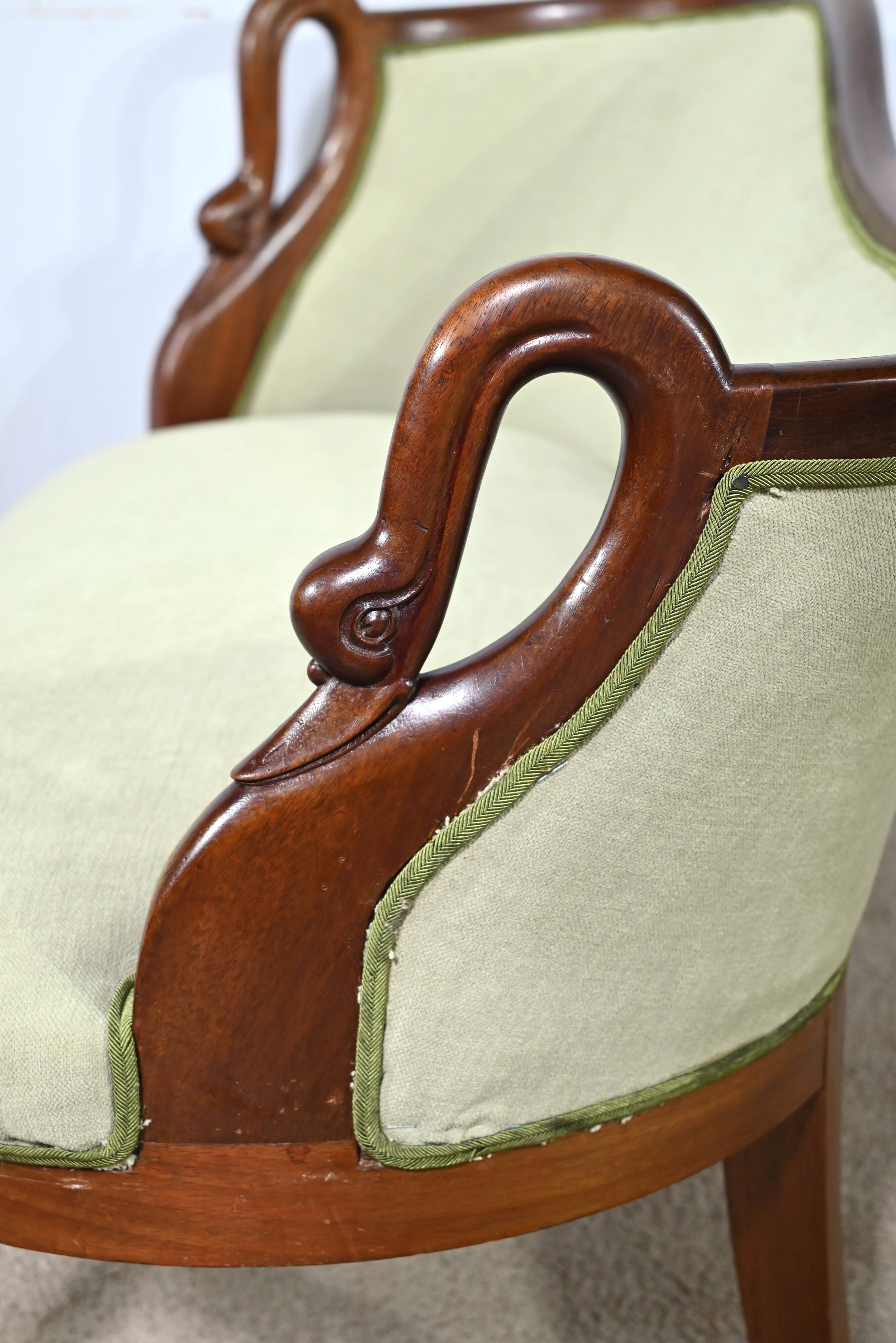 Small Mahogany Backsplash Daybed, Return from Egypt Style – Early 20th Century