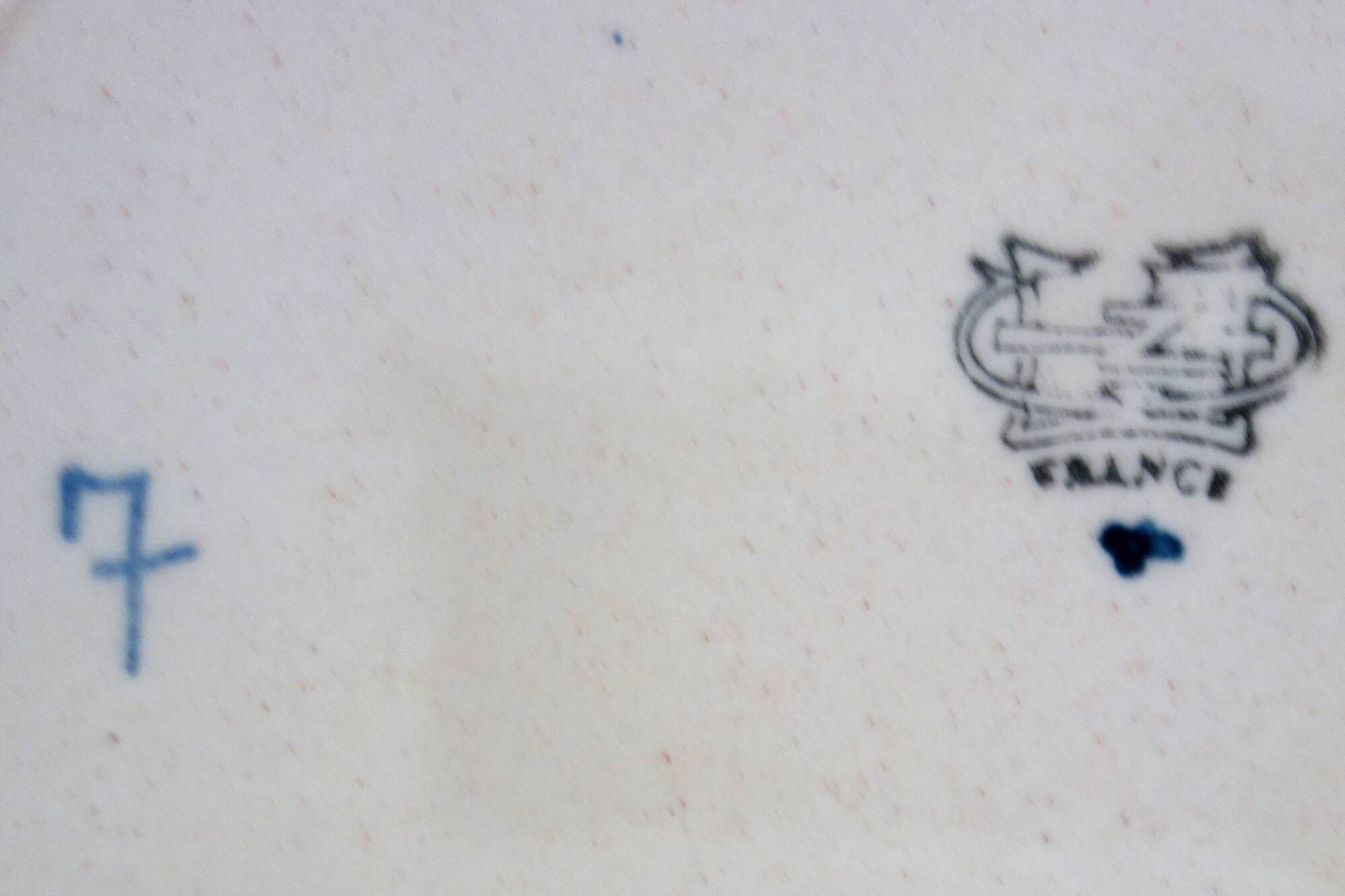 2 decorative wall plates Gien, circa 1900