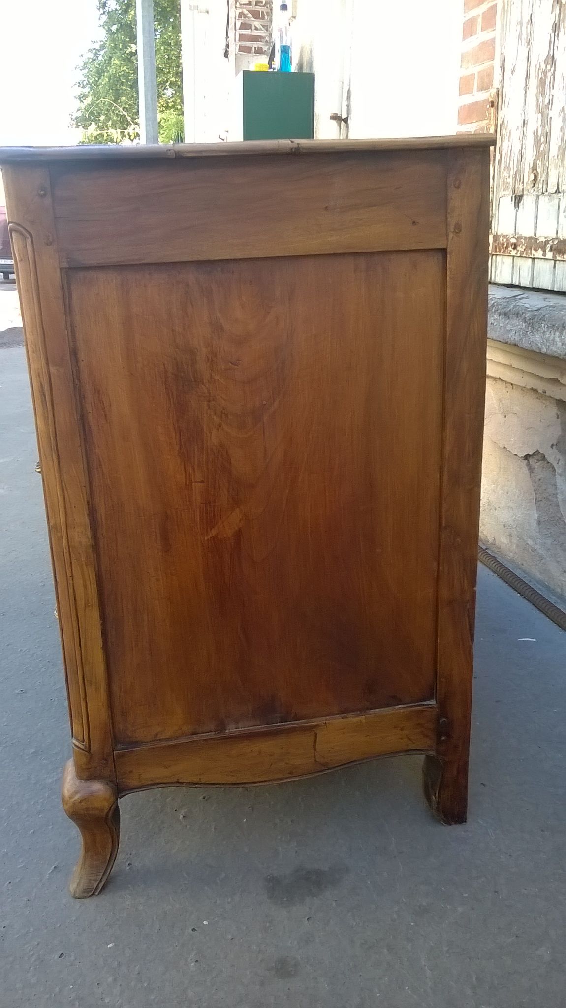 Louis XV dresser