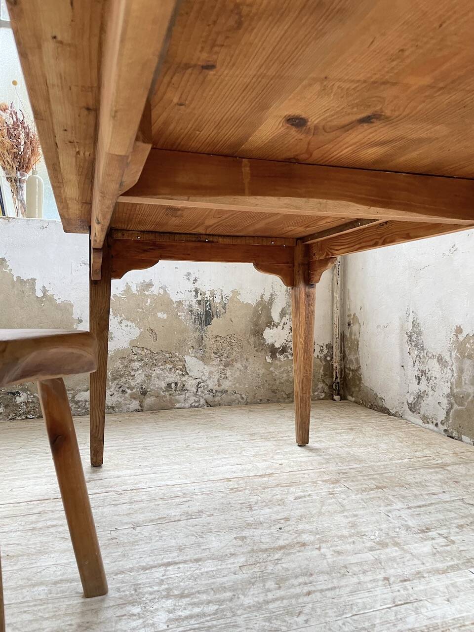 Farmhouse table with spindle legs 2.50m