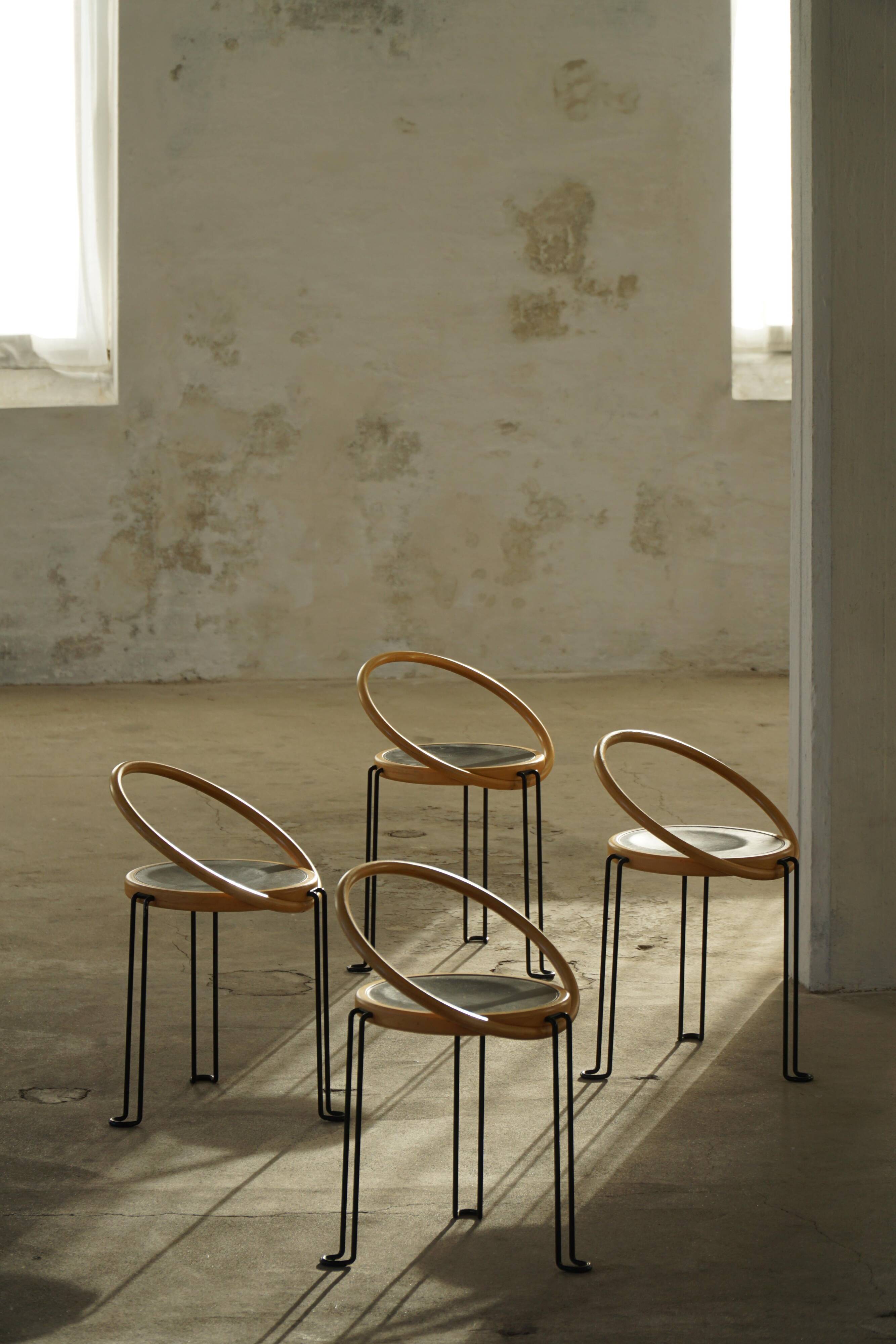 Set of 4 sculptural dining chairs "Oblado" by Børge Lindau, modern Scandinavian, 1980.