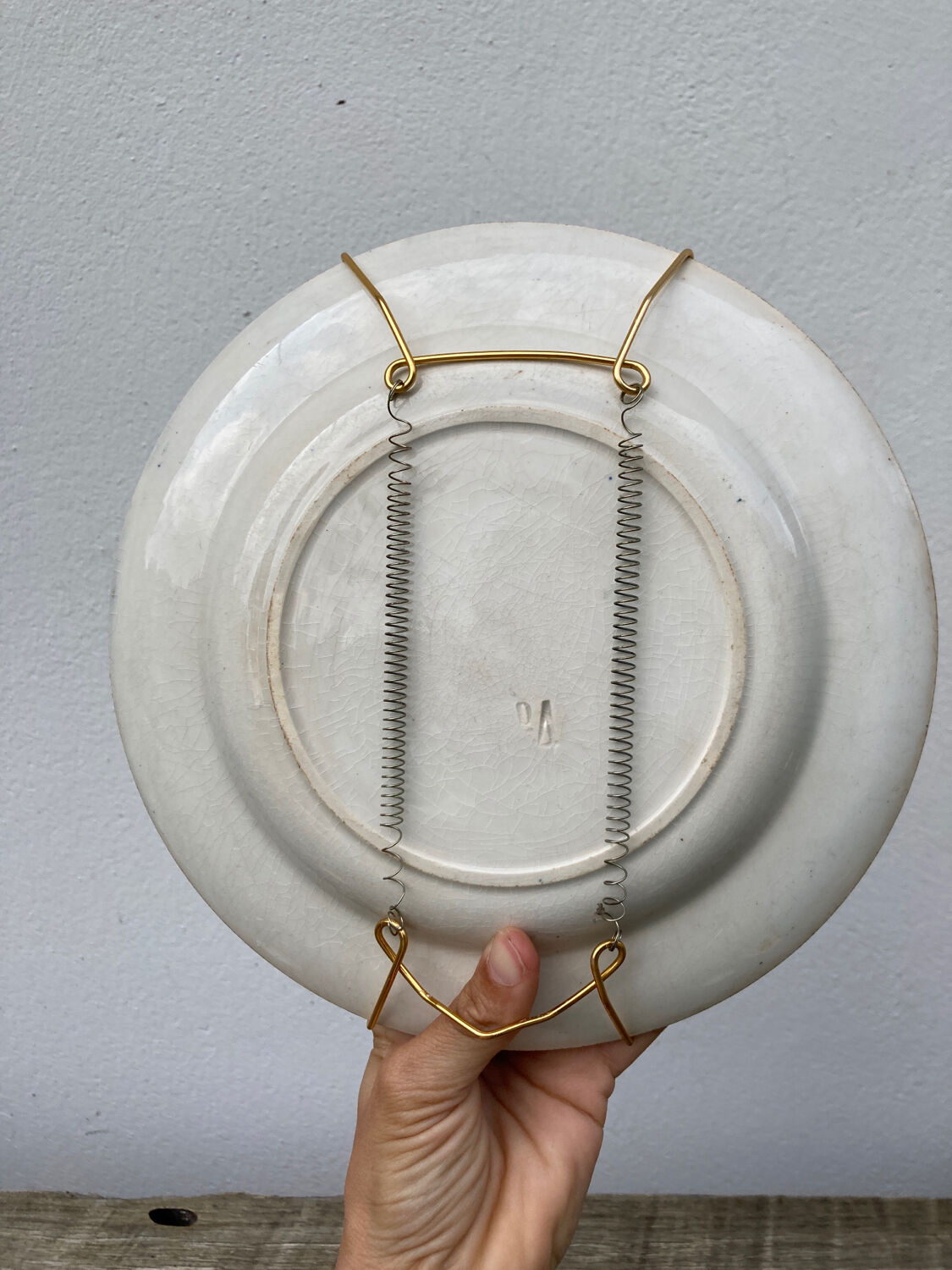 Iron earth plate Gien patterns seagulls and shell old mural