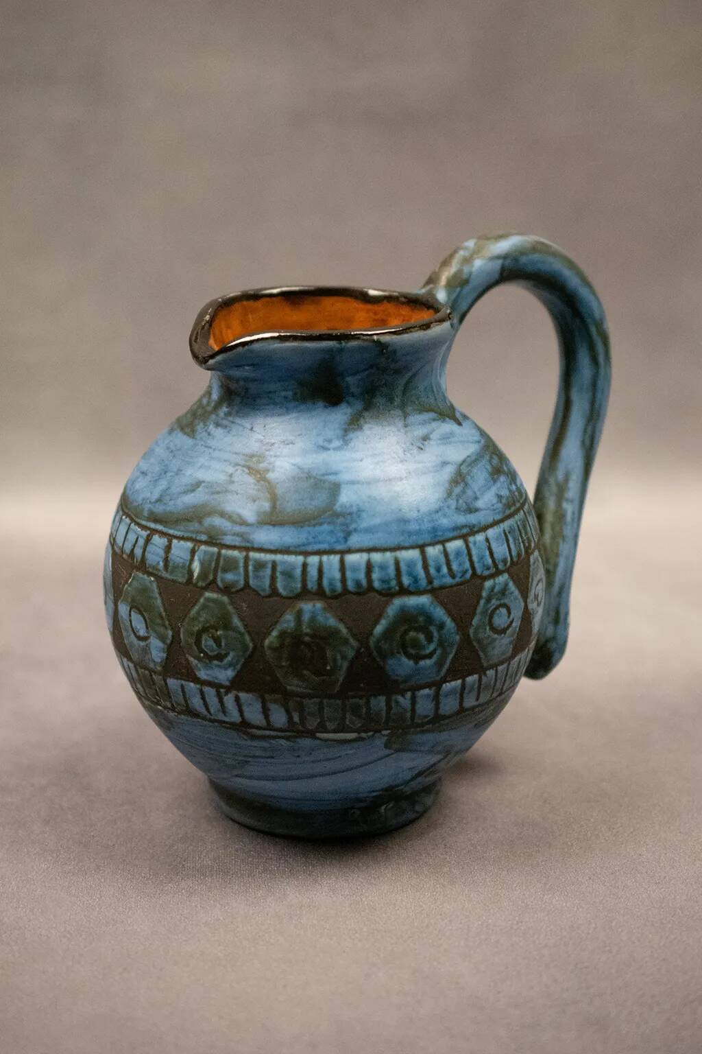 Blue ceramic pitcher with frieze by Jérôme Massier – Vallauris