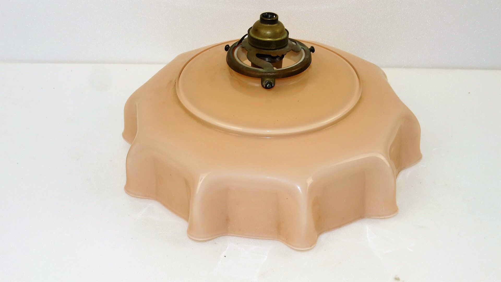 Pink glass hanging lamp