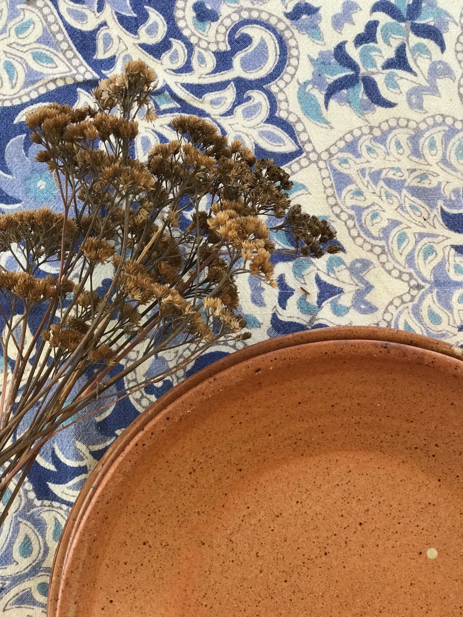 Set of 4 hollow sandstone plates