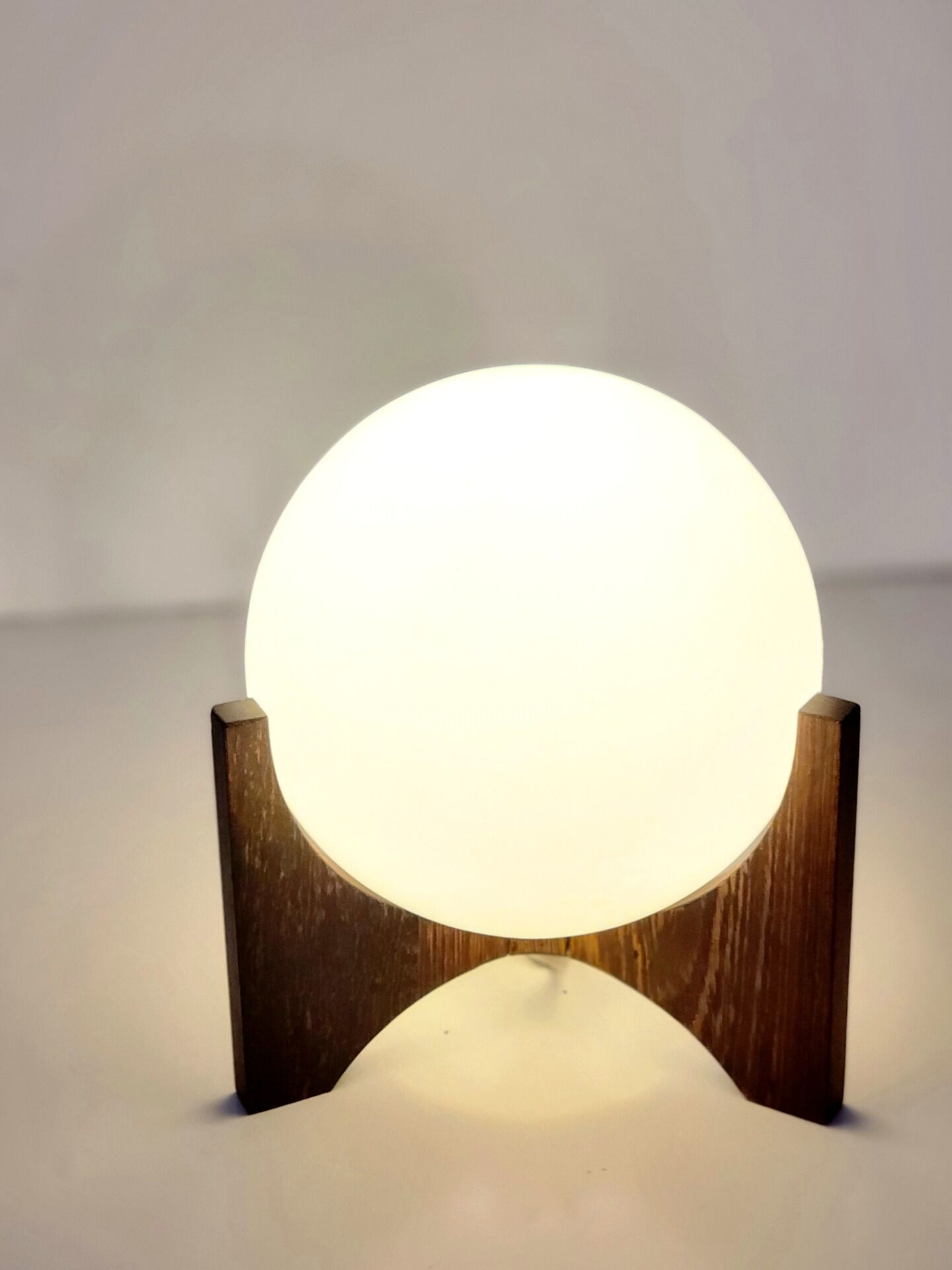 Raak Amsterdam Hokusai D-2022 table lamp in wenge & opal glass