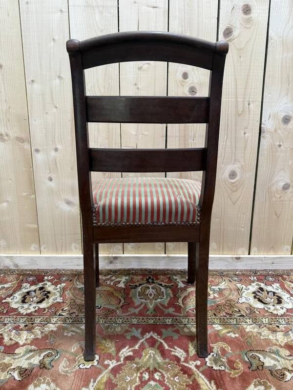 Suite de 6 chaises époque Restauration à restaurer
