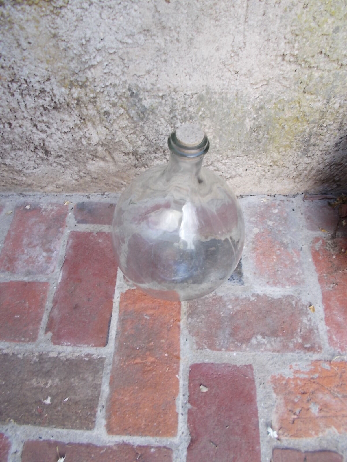 Demijohn in transparent glass