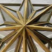 Star-shaped mirror