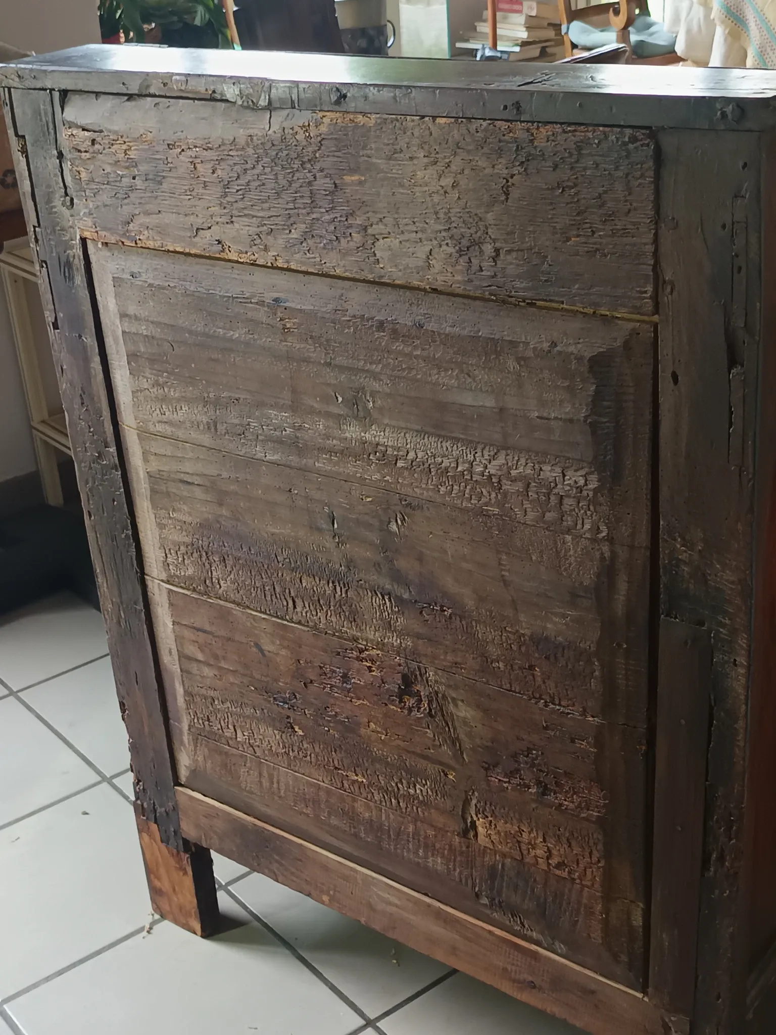 Sloped desk in solid walnut, 18th century (Louis XV style)