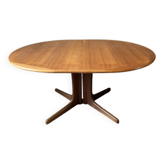 Baumann teak table in Scandinavian style circa 1960 extendable