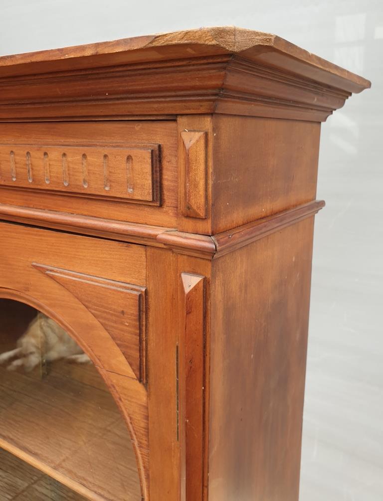 Showcase slender library louis XVI style