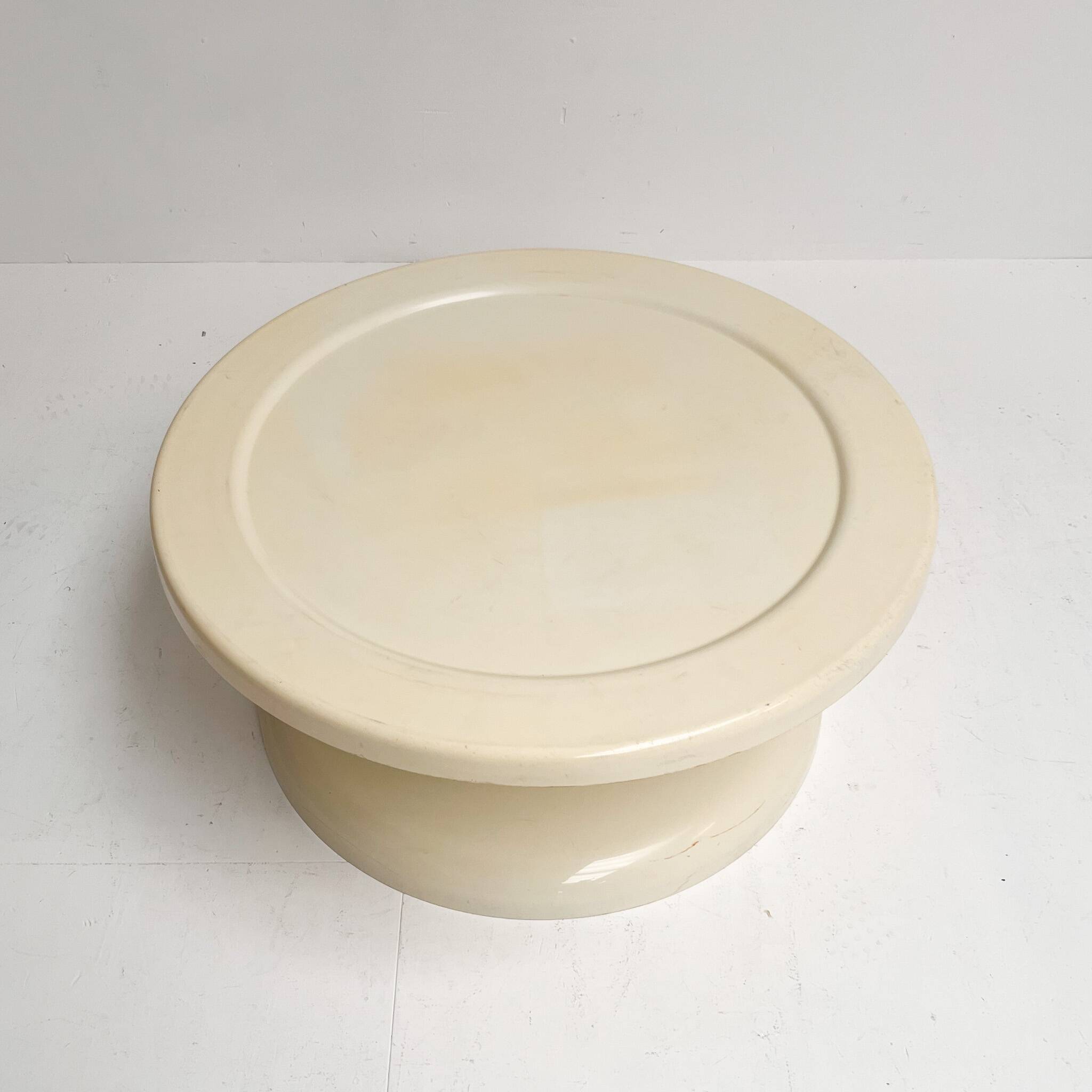Vintage Italian coffee table round, 1960s